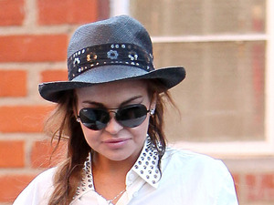 Miss Mode: Lindsay Lohan denim shorts