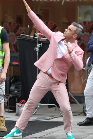 Robbie Williams filming a new music video