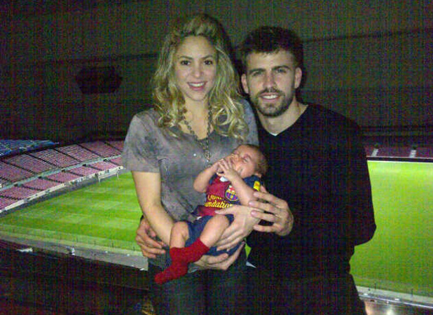 http://i3.cdnds.net/13/11/shakira-new-baby-barcelona-gerard.jpg