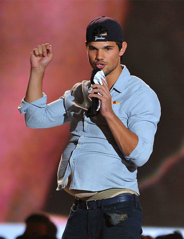 Taylor Lautner Beer Belly | taylor lautner sports beer belly to accept best shirtless Taylor Lautner Beer Belly | taylor lautner sports beer belly to accept best shirtless