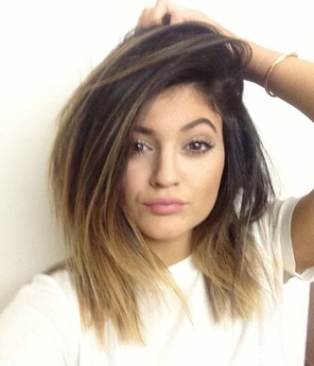 Kylie Jenner shows off new blonde dip-dye hair - 1.2.2014