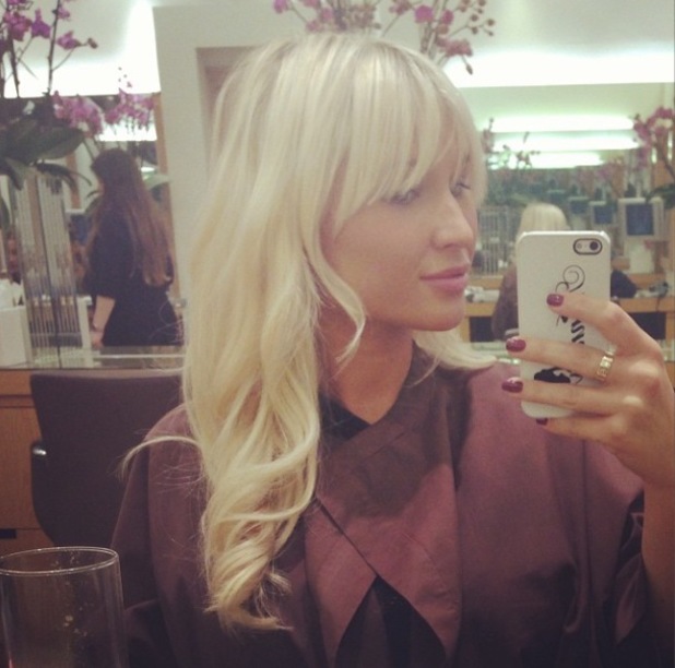 Pregnant Billie Faiers Gets Long Blonde Hair Extensions Photo Beauty News Reveal