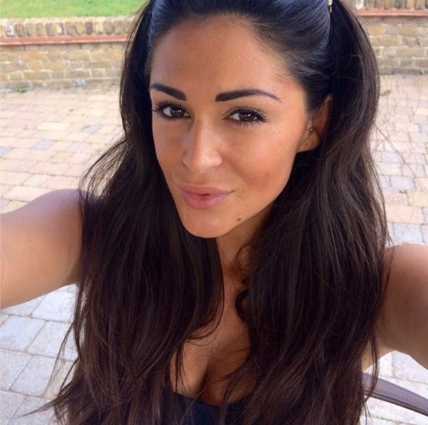 Casey Batchelor Looks Gorgeous In Pretty Sunny Garden Selfie Celebrity News News Reveal