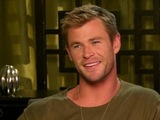 Actor Chris Hemsworth opens up on being a dad: "It's the best!" - Reveal