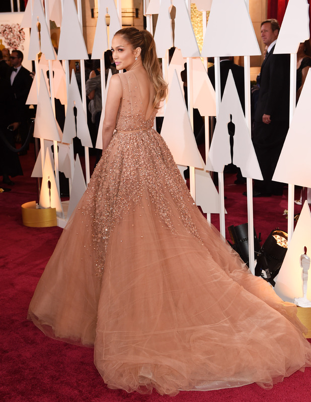 Jennifer Lopez is wow, wow, WOW in Elie Saab Couture - Reveal fashion