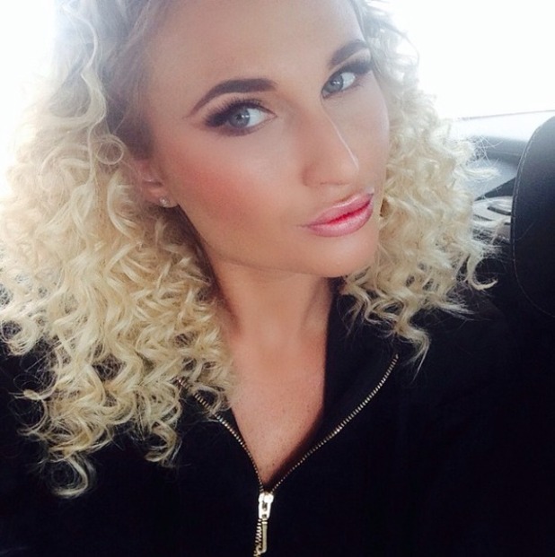 Billie Faiers Hair Goes Crazy Curly For Towie Mad Hatter S Tea Party
