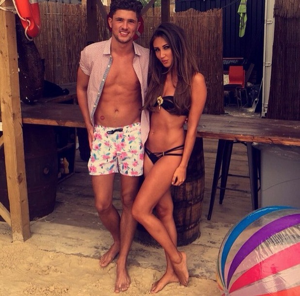 Ex On The Beachs Jordan Davies And Megan Mckenna Go Public With Romance Celebrity News News 