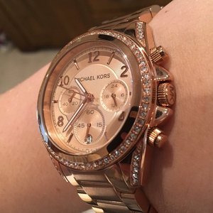 Kerry Katona treats Molly McFadden to a Michael Kors watch - 31 Aug 2016