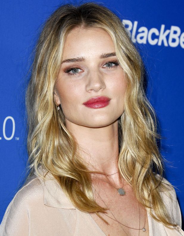 Get the look: Rosie Huntington-Whiteley's glowing skin and sexy hair ...