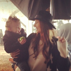 Jodi Albert and son Koa join Kian Egan at his video shoot - 11 Feb 2013