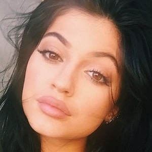 Kylie Jenner visits the London Eye, as Tyga hints they ARE dating ...