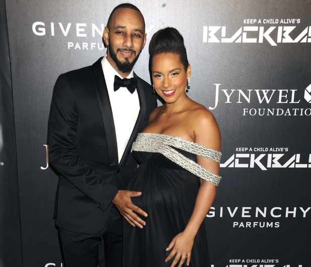 Pregnant Alicia Keys reveals son Egypt can't wait to be a big brother ...